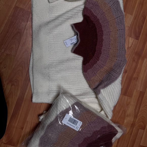NWT Women’s Knit Sweaters - Picture 9 of 11